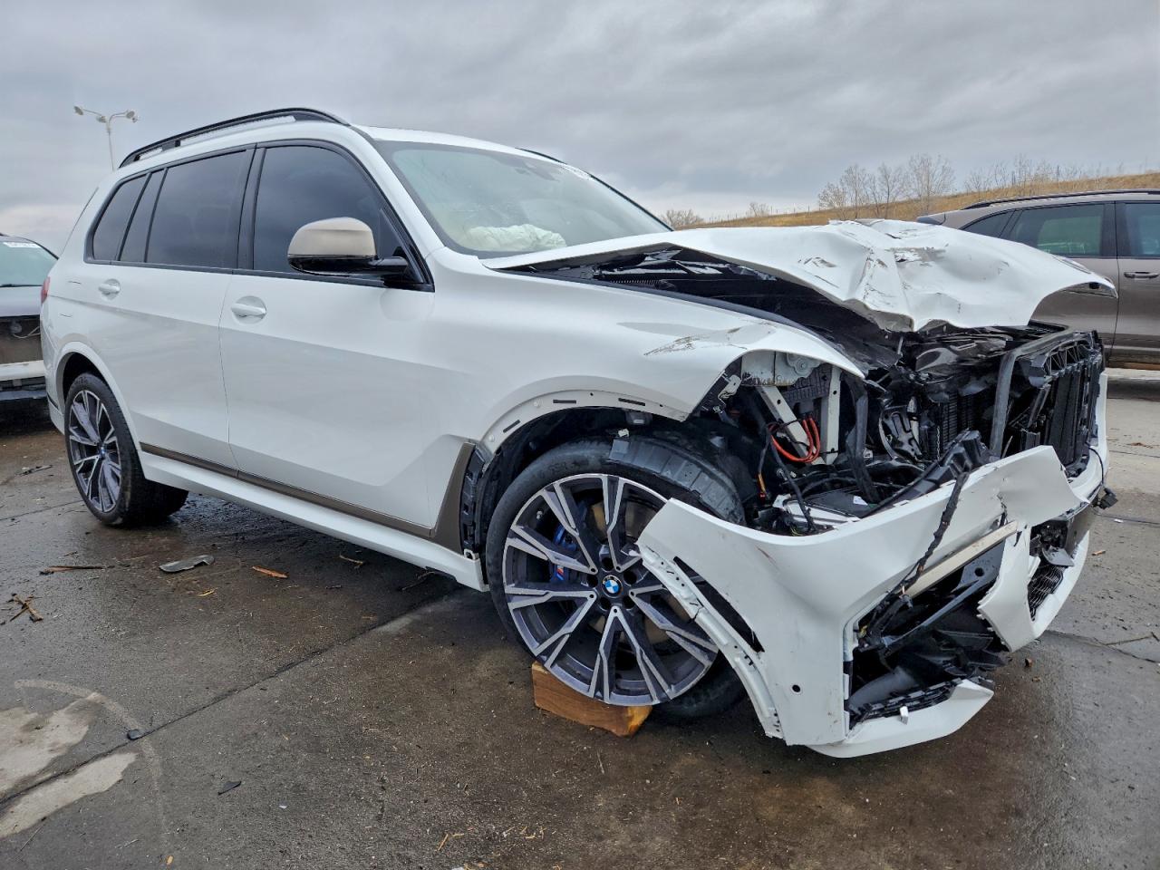 BMW X Series M50i Image 6