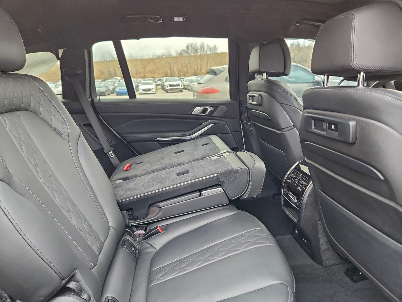 BMW X Series M50i Image 8