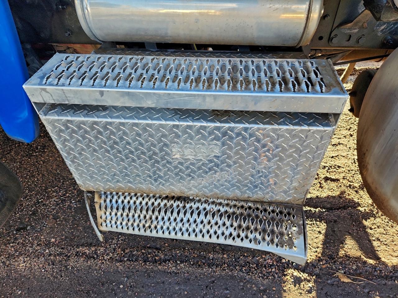 Peterbilt 389 Image 8