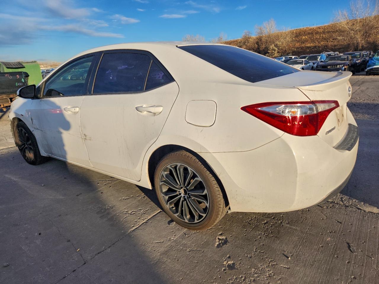 Toyota Corolla L Image 3