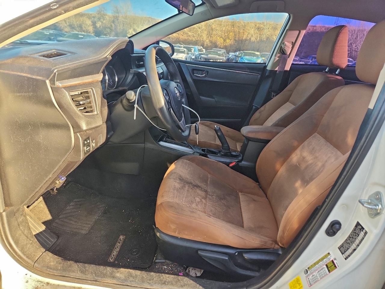 Toyota Corolla L Image 10