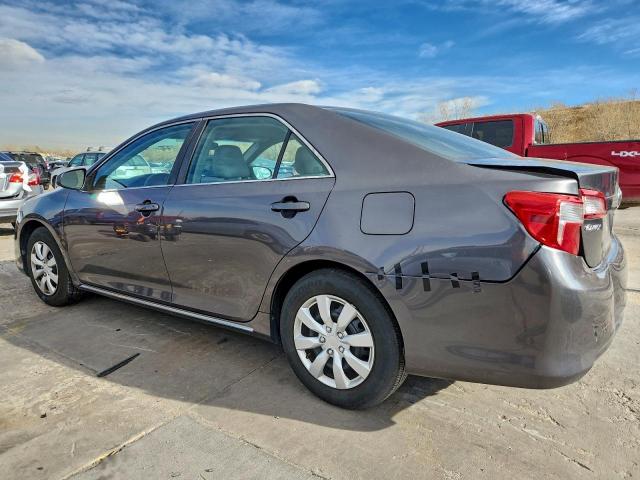 Toyota Camry L Image 7