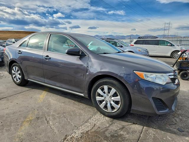 Toyota Camry L Image 12