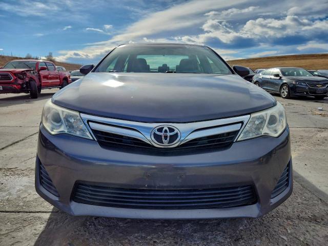 Toyota Camry L Image 3