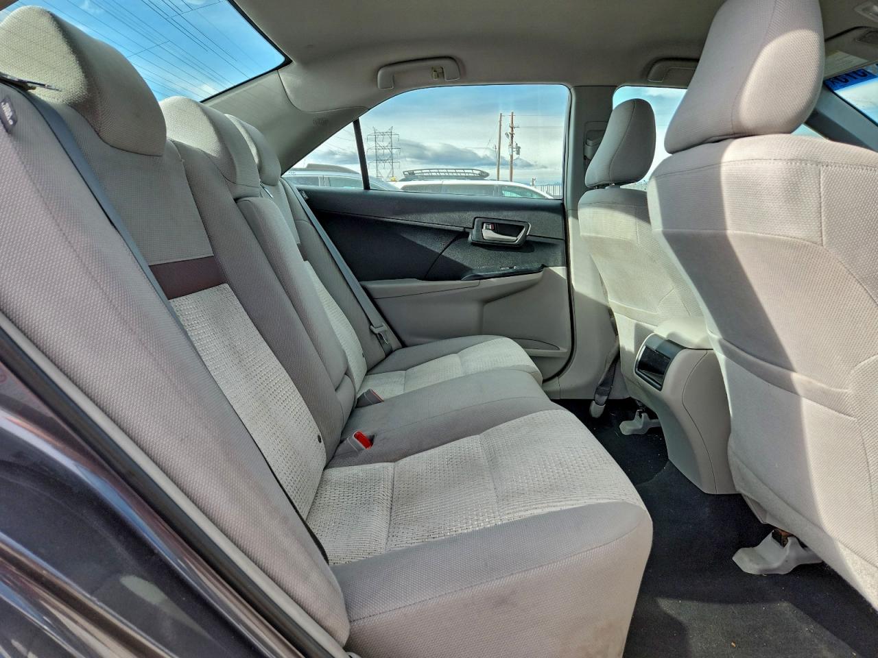 Toyota Camry L Image 6