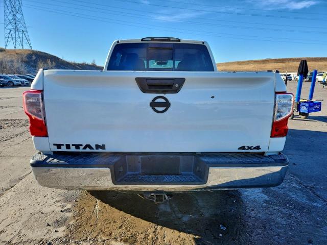 Nissan Titan S Image 7