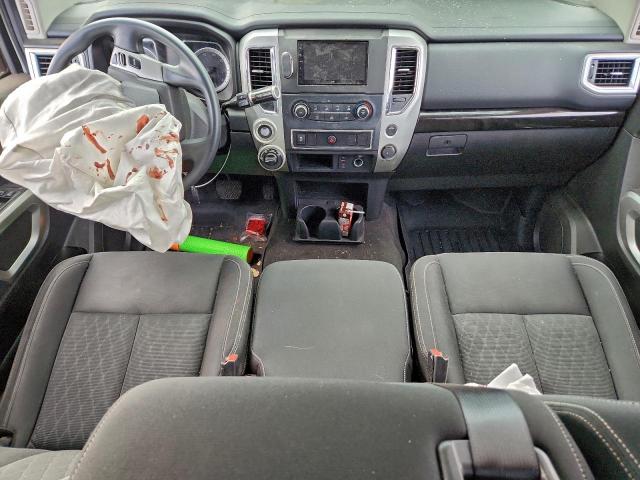 Nissan Titan S Image 3