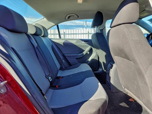 Volkswagen Jetta S Image 4