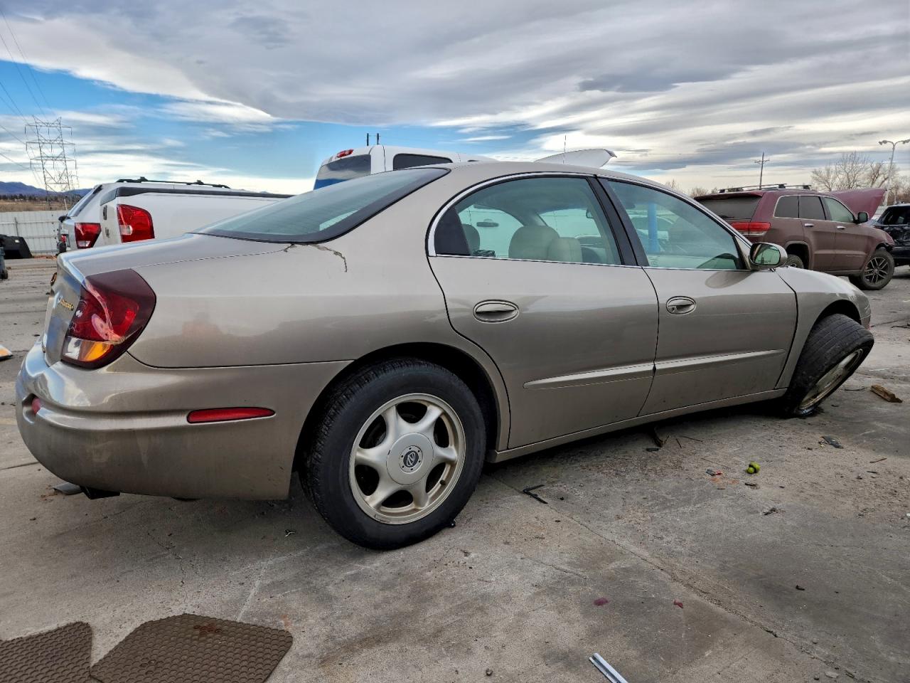 Oldsmobile Aurora 4.0 Image 11