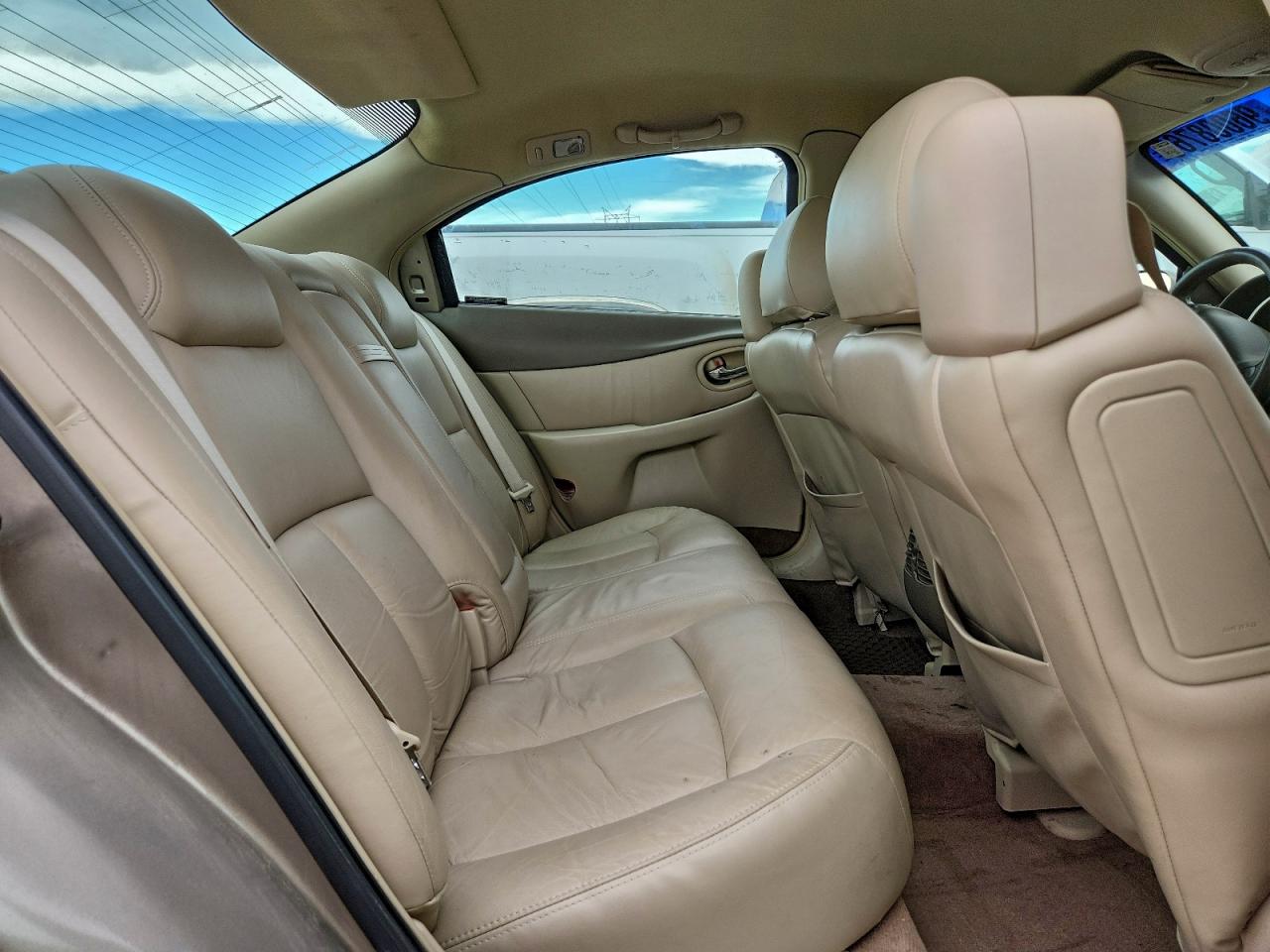 Oldsmobile Aurora 4.0 Image 5