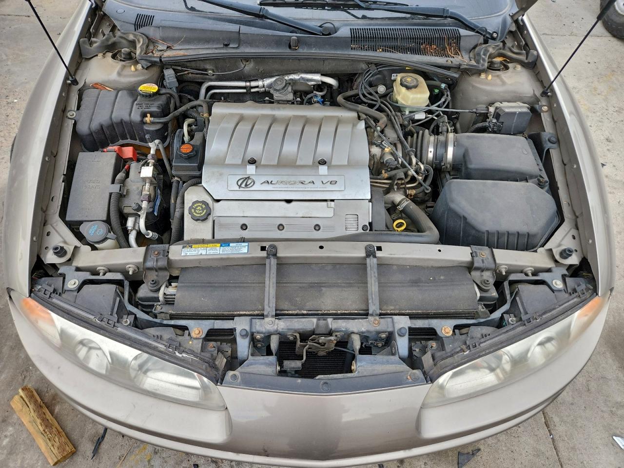 Oldsmobile Aurora 4.0 Image 9