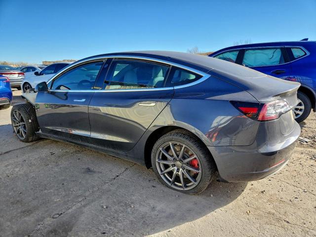 Tesla Model 3 Image 12