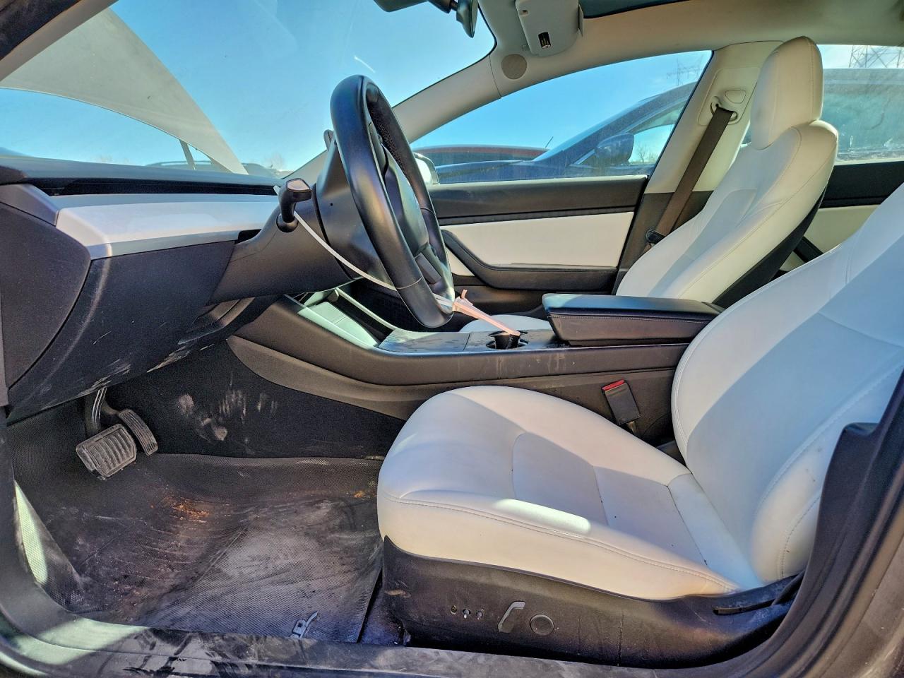 Tesla Model 3 Image 3
