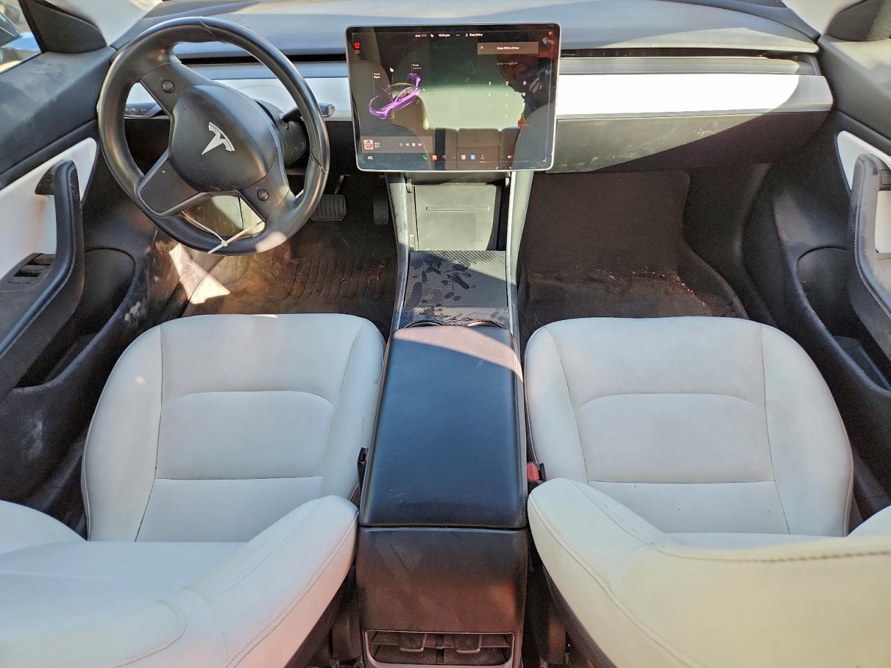 Tesla Model 3 Image 5