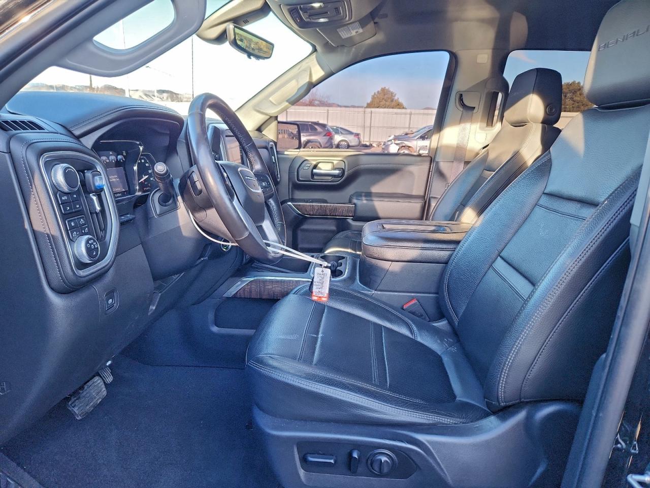 GMC Sierra K1500 Denali Image 8