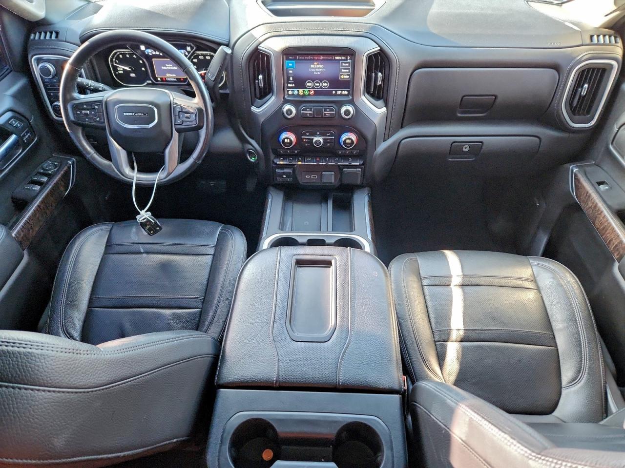 GMC Sierra K1500 Denali Image 4