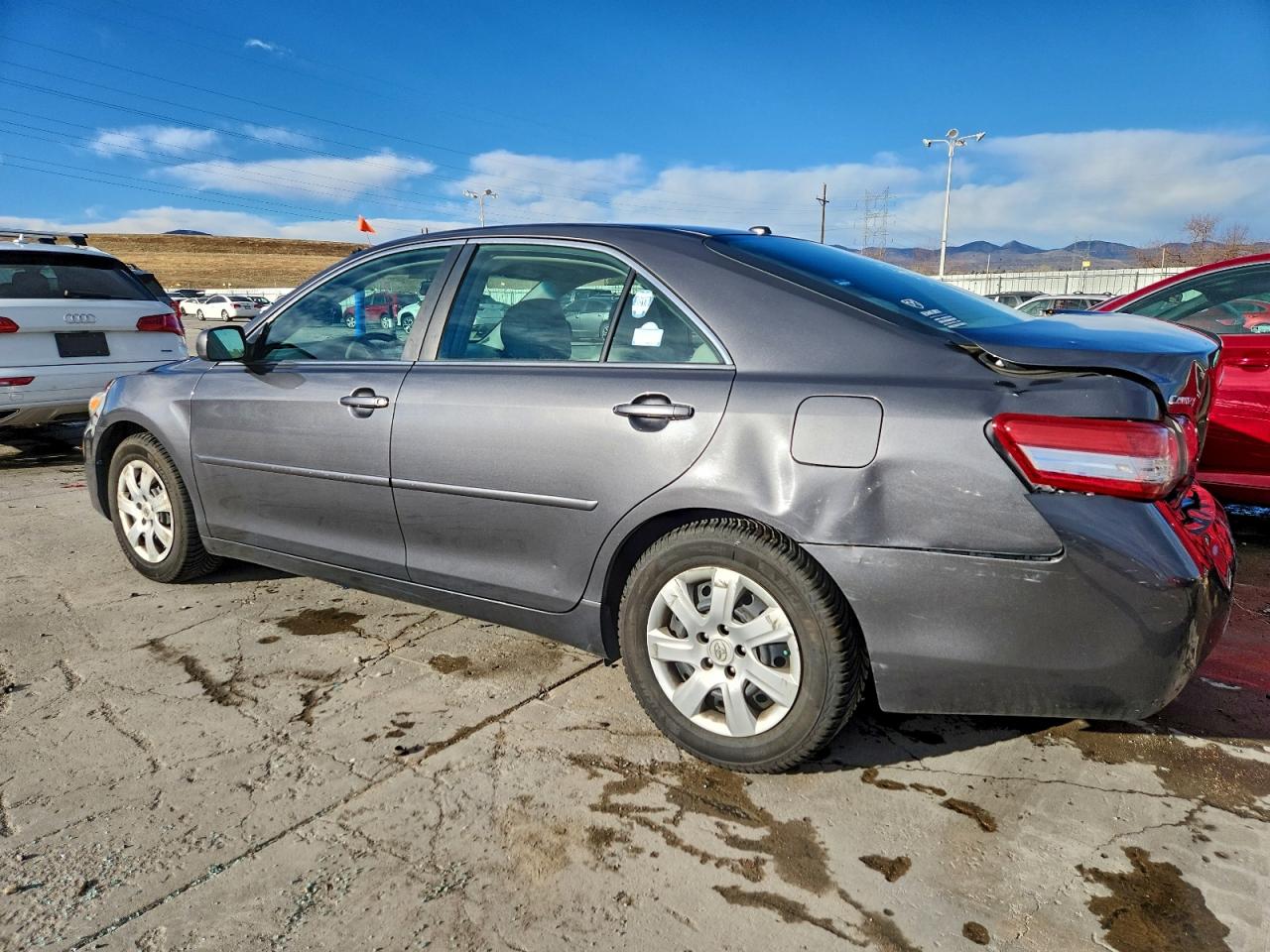 Toyota Camry Base Image 2