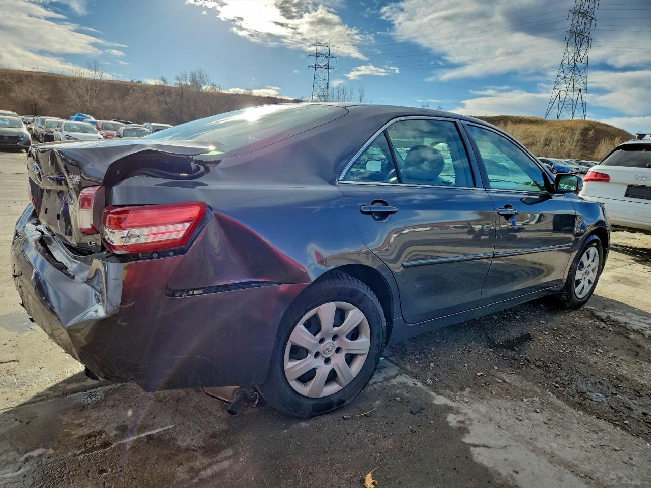 Toyota Camry Base Image 8