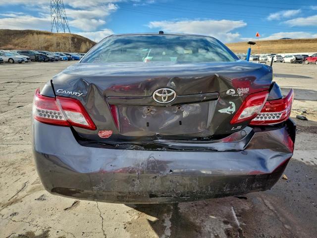 Toyota Camry Base Image 12