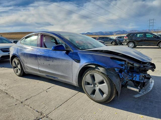 Tesla Model 3 Image 5