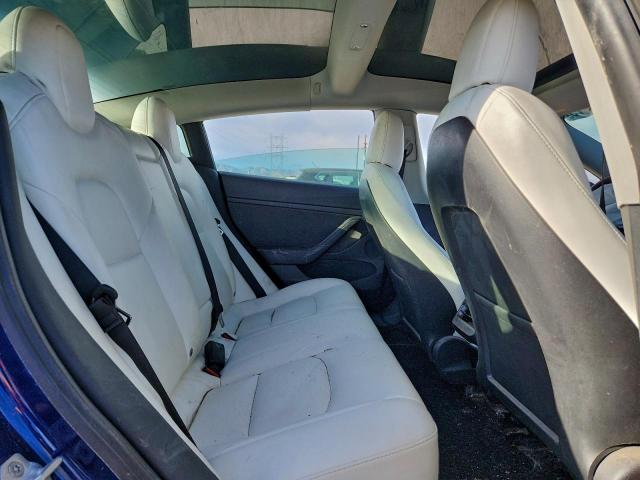 Tesla Model 3 Image 9