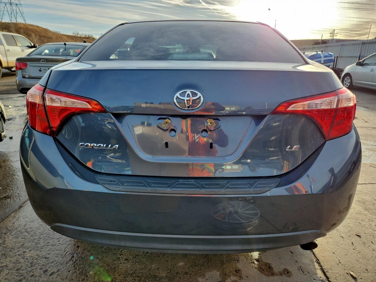 Toyota Corolla L Image 4