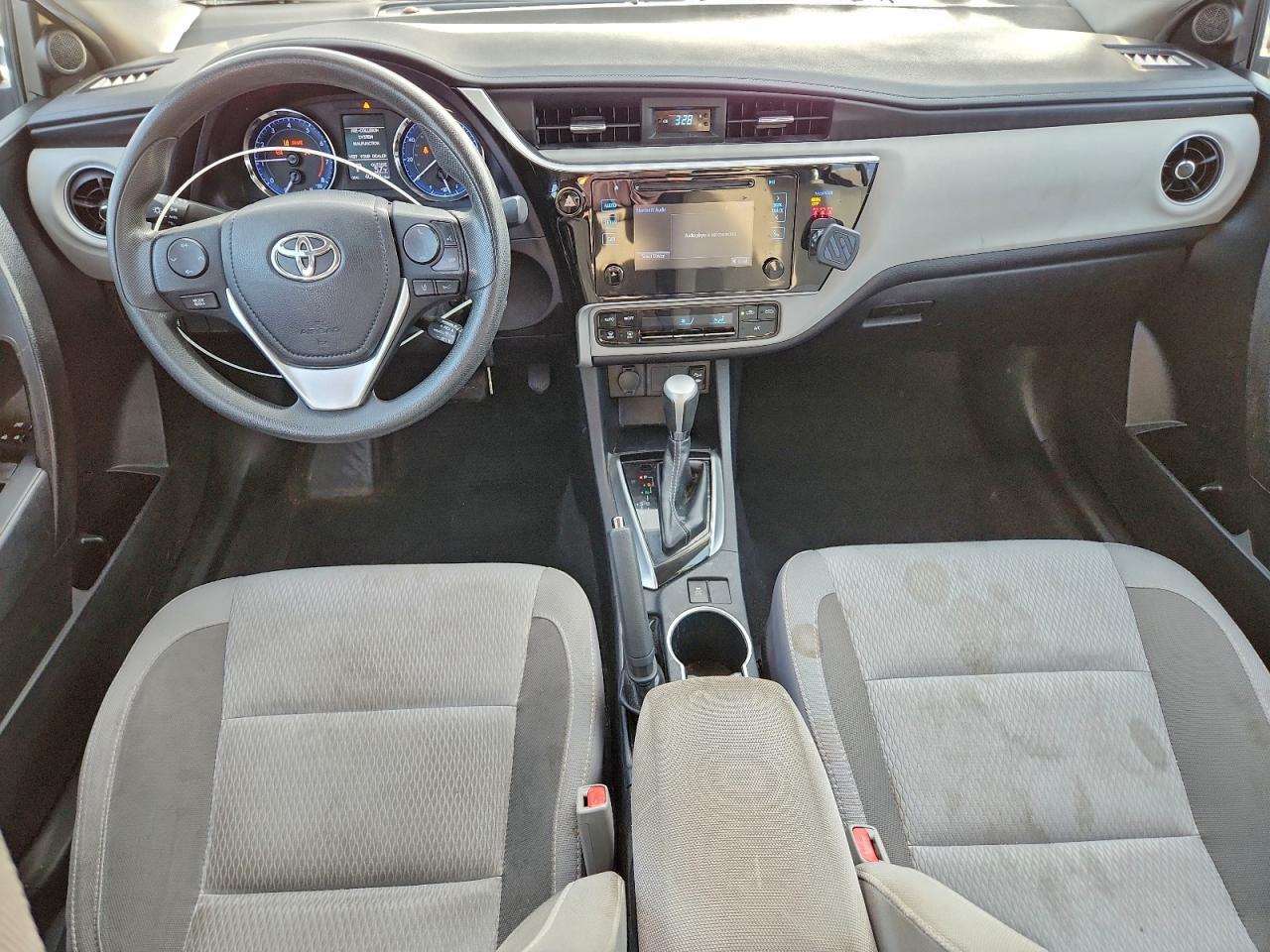 Toyota Corolla L Image 7