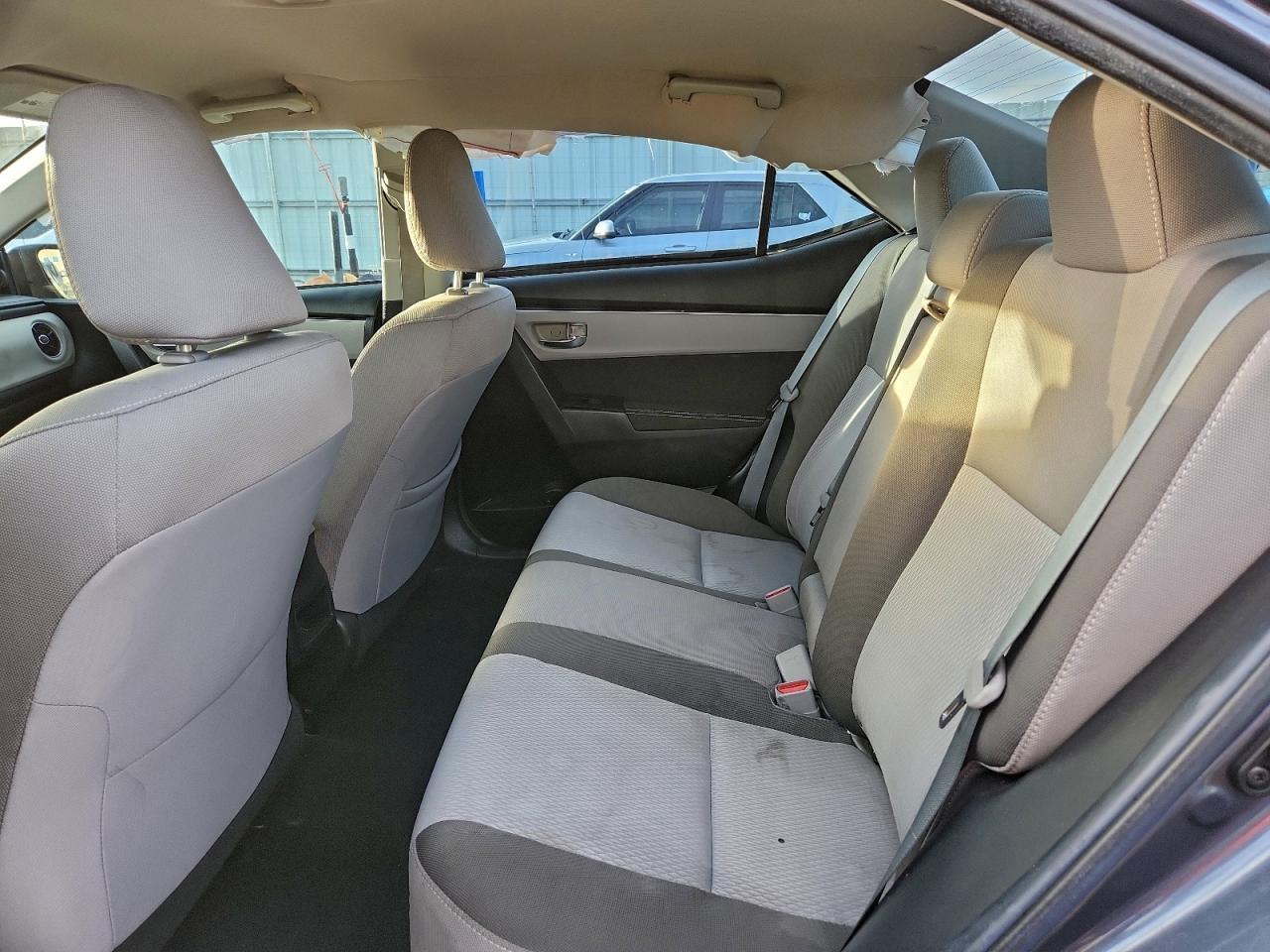 Toyota Corolla L Image 11