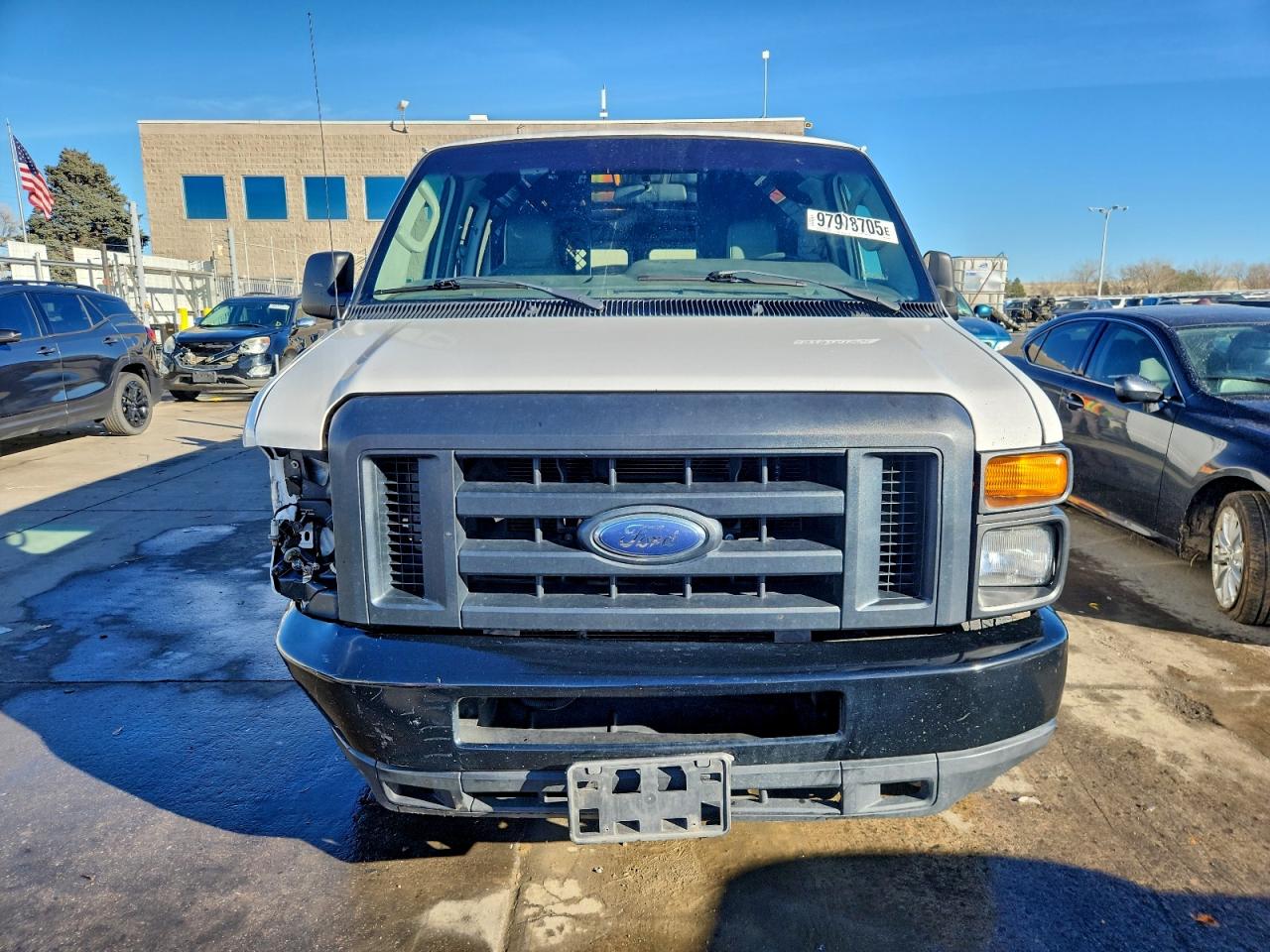 Ford E-350 E350 Super Duty Van Image 5