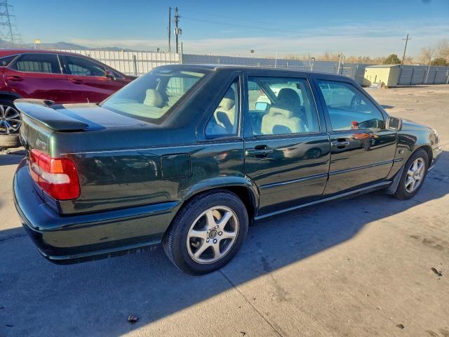 Volvo S70 Base Image 9