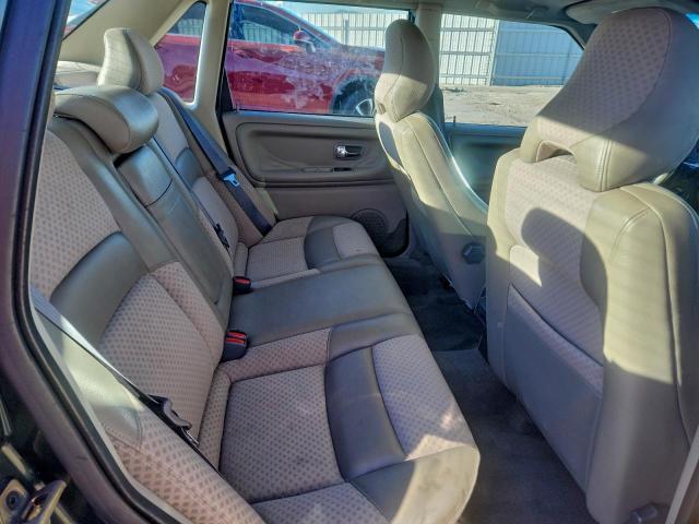 Volvo S70 Base Image 4