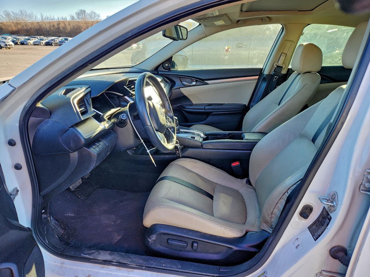 Honda Civic Touring Image 3