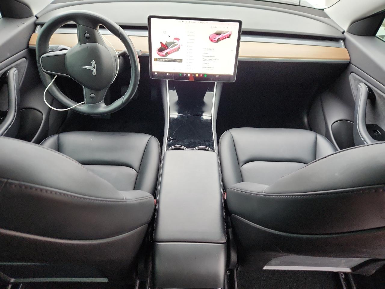 Tesla Model 3 Image 8