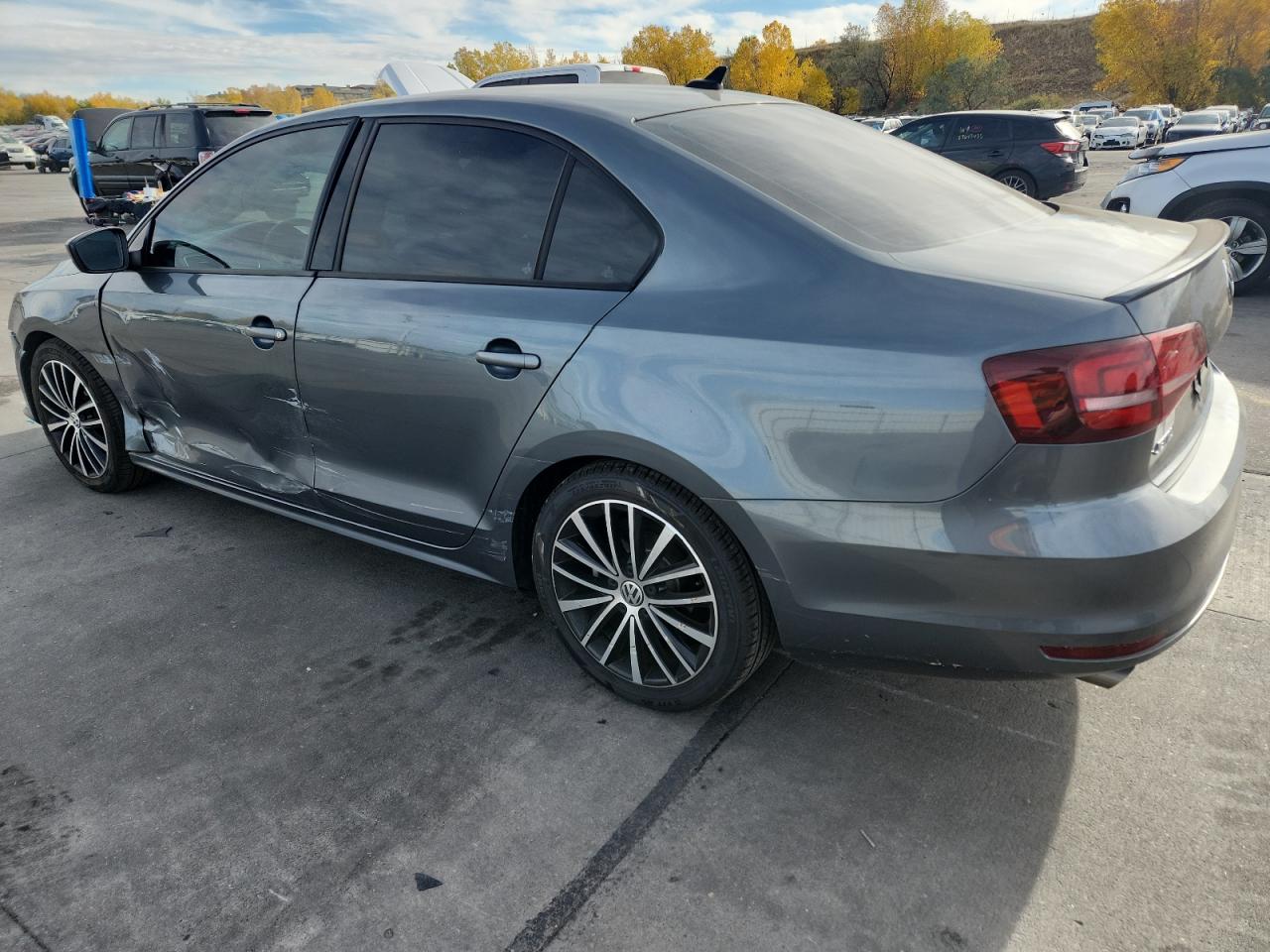 Volkswagen Jetta Sport Image 5