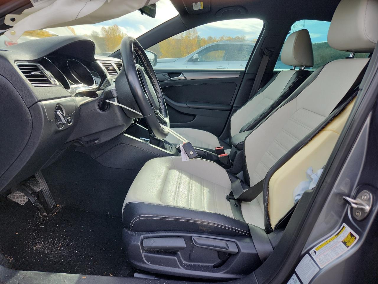 Volkswagen Jetta Sport Image 12