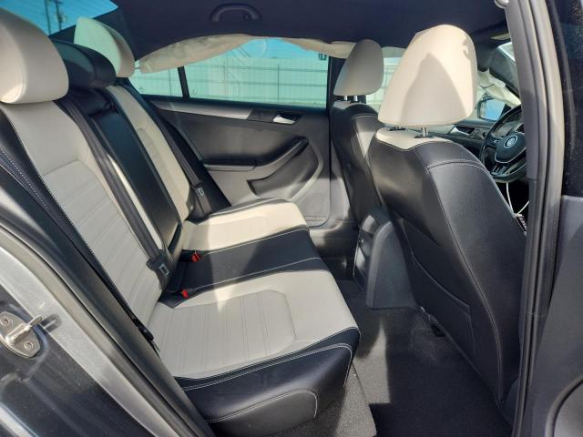 Volkswagen Jetta Sport Image 4