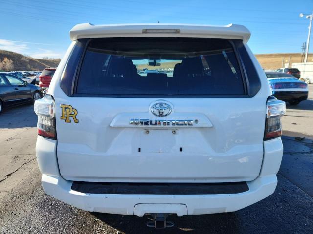 Toyota 4Runner Sr5 Image 2