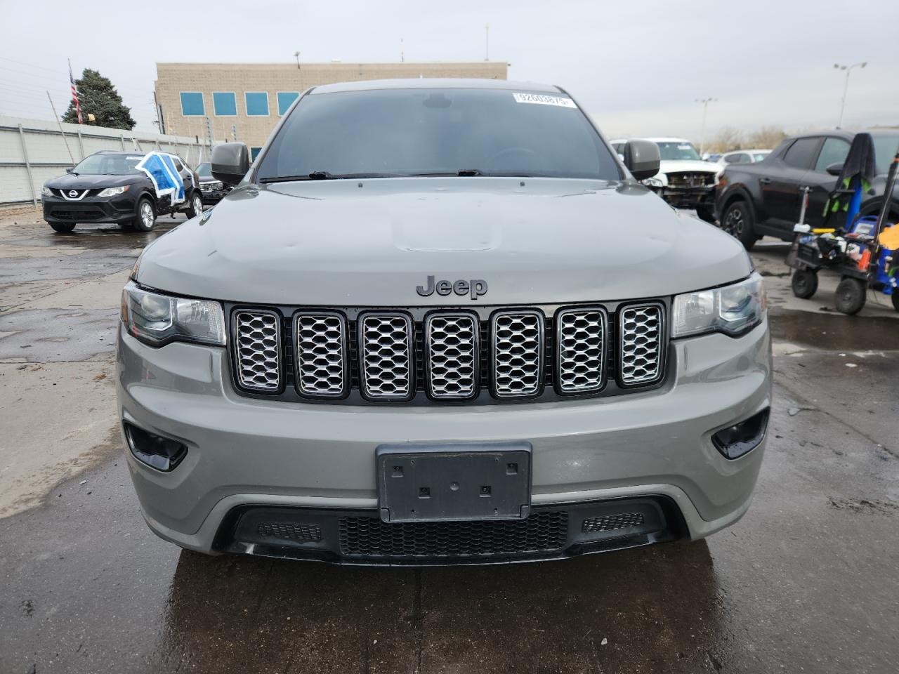 Jeep Grand Cherokee Laredo Image 3