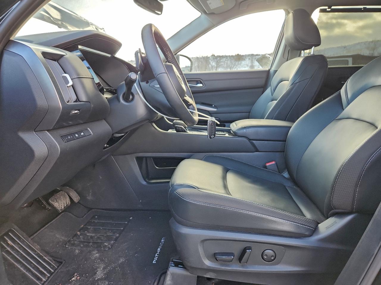 Nissan Pathfinder Sl Image 7