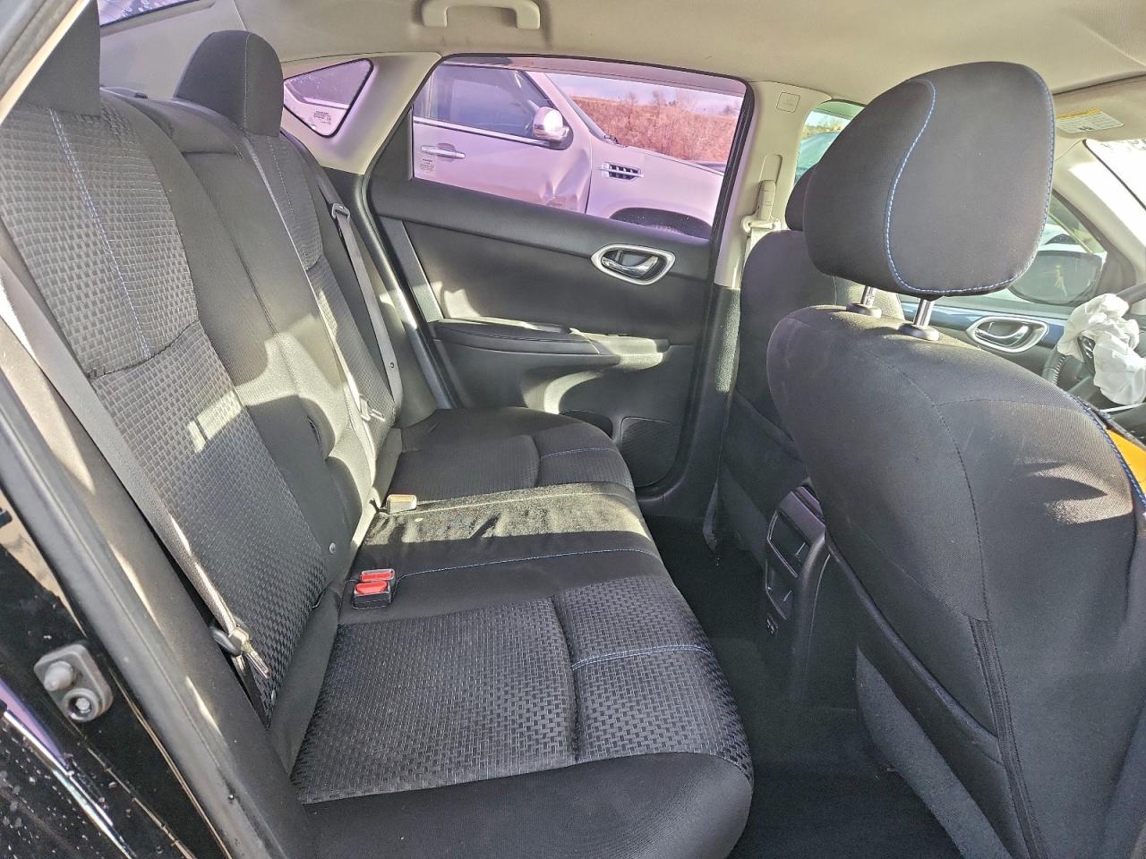 Nissan Sentra S Image 9