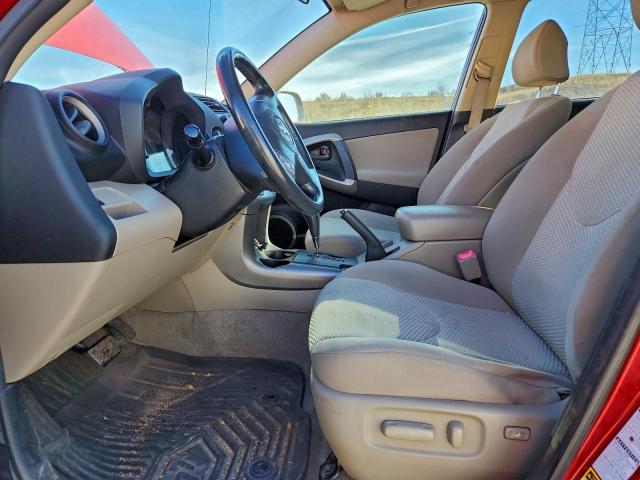 Toyota RAV4 Limited Image 3