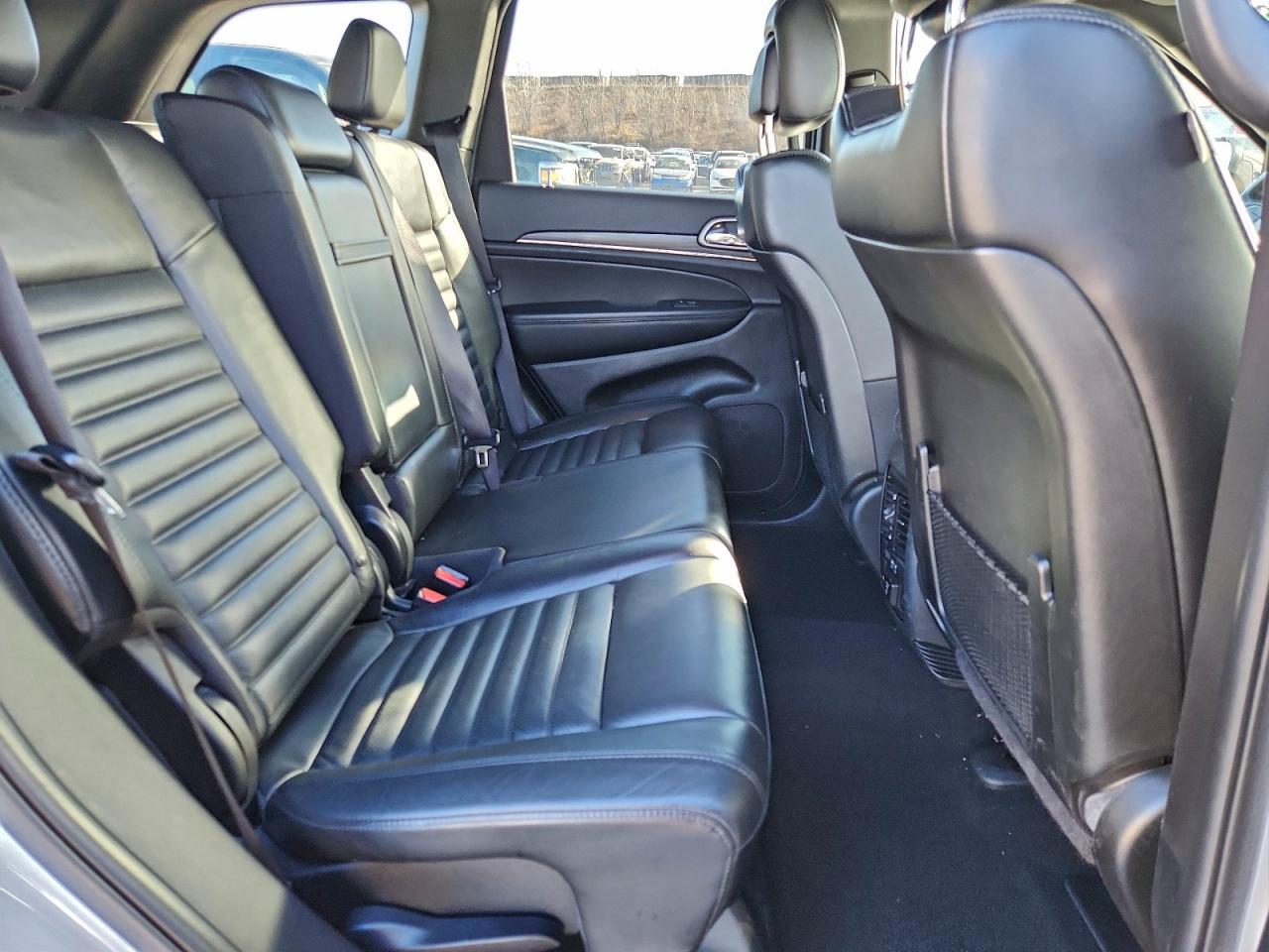 Jeep Grand Cherokee Limited Image 12
