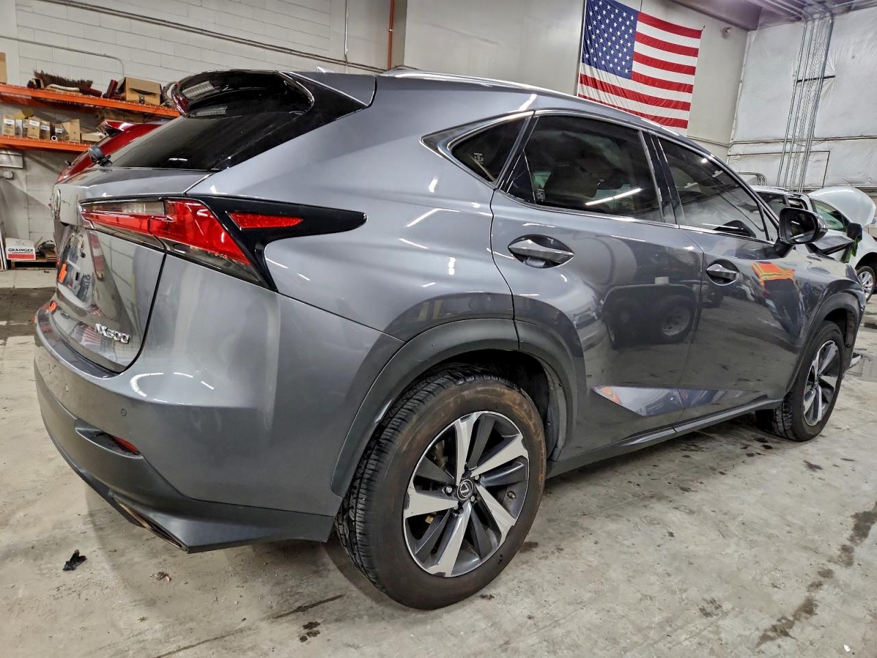 Lexus NX 300 Base Image 10