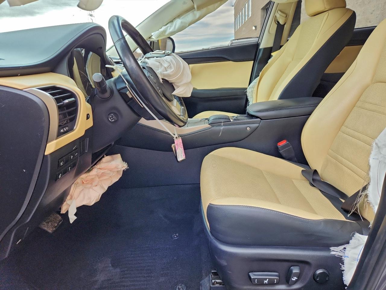 Lexus NX 300 Base Image 5