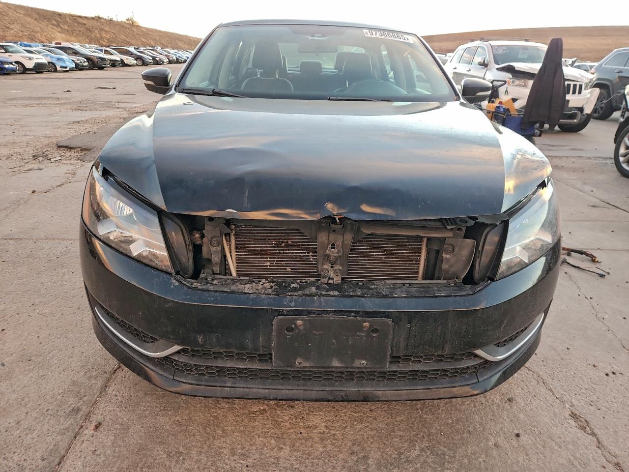 Volkswagen Passat S Image 7