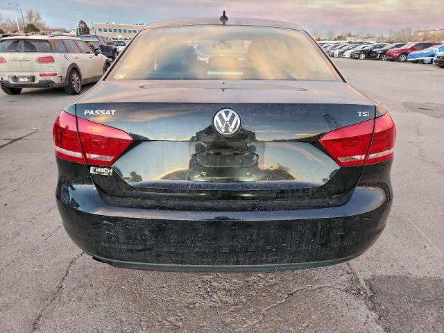 Volkswagen Passat S Image 9