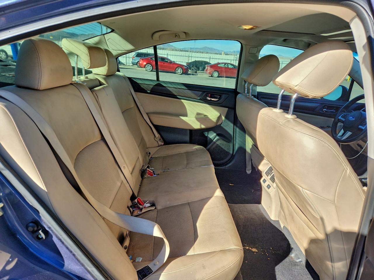 Subaru Legacy 2.5i Limited Image 4