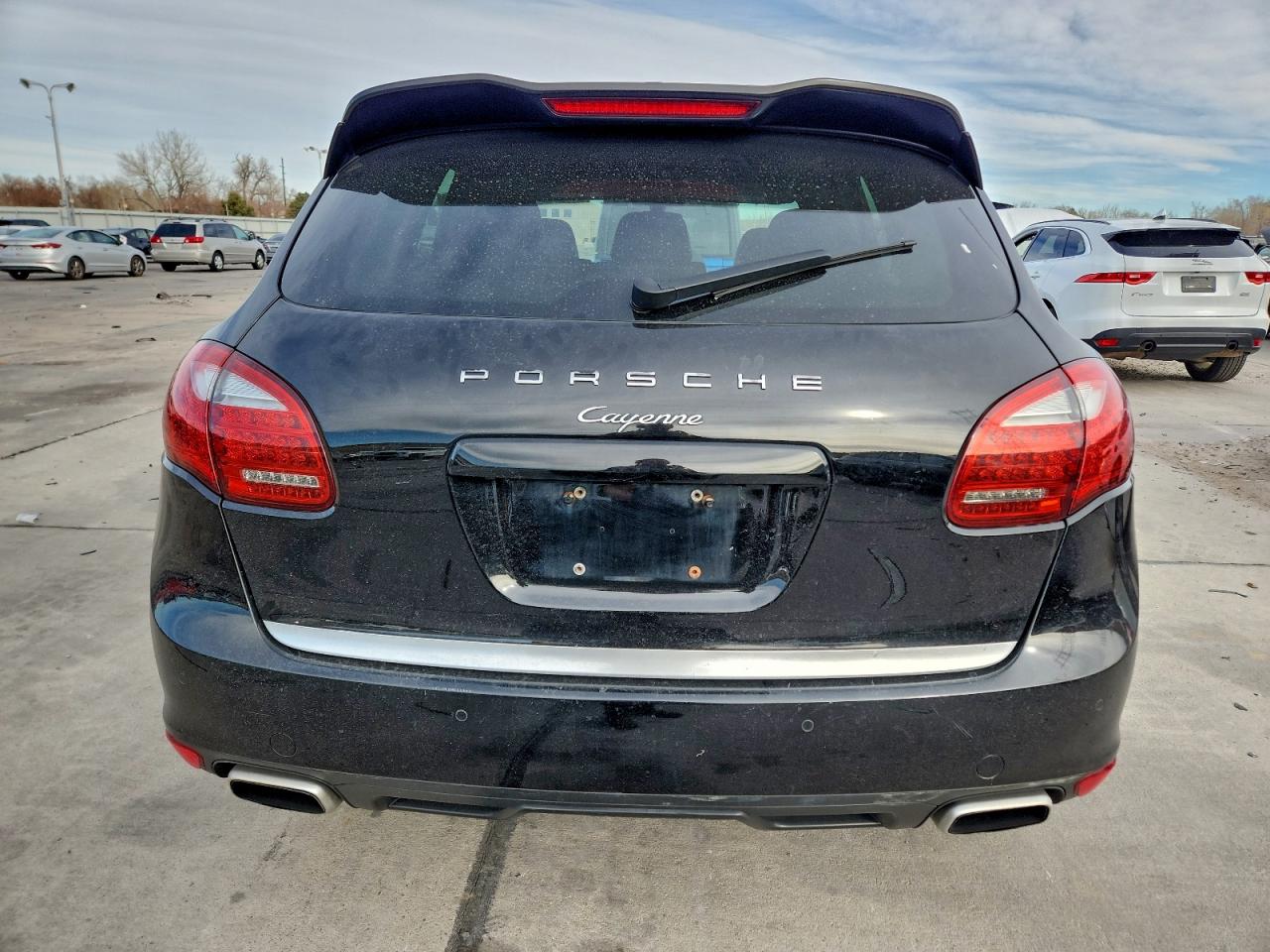 Porsche Cayenne Image 12