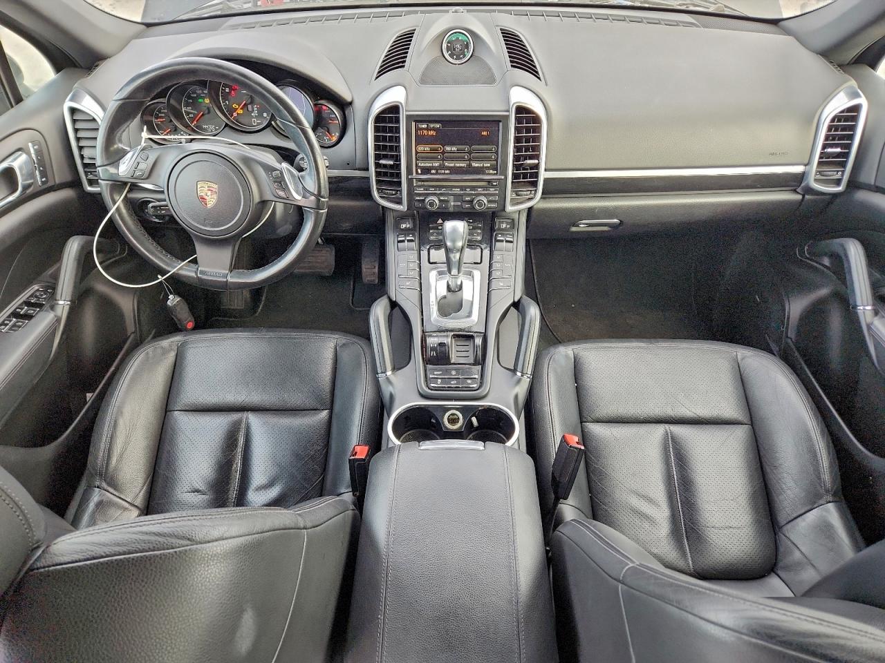 Porsche Cayenne Image 7