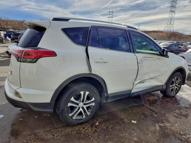 Toyota RAV4 Le Image 7